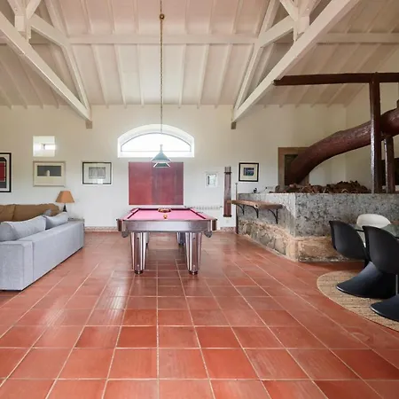 Villa Luxury With Swimming Pool, By Timecooler Sobral de Monte Agraco