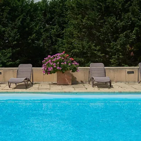 Luxury With Swimming Pool, By Timecooler * Sobral de Monte Agraco