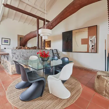 Luxury With Swimming Pool, By Timecooler * Sobral de Monte Agraco