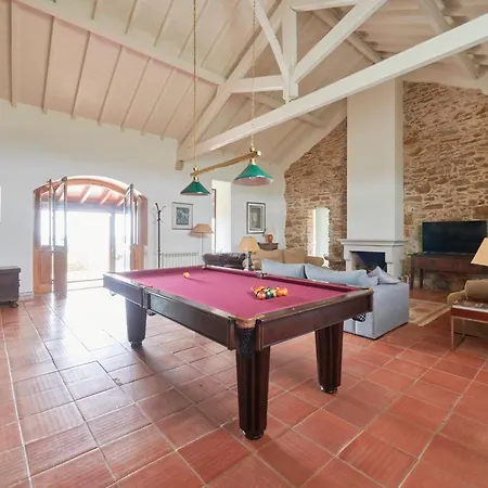 Villa Luxury With Swimming Pool, By Timecooler Sobral de Monte Agraco