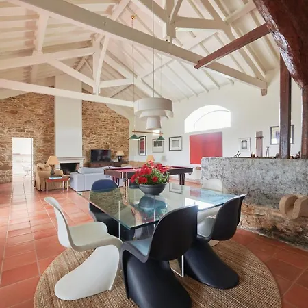 Villa Luxury With Swimming Pool, By Timecooler Sobral de Monte Agraco